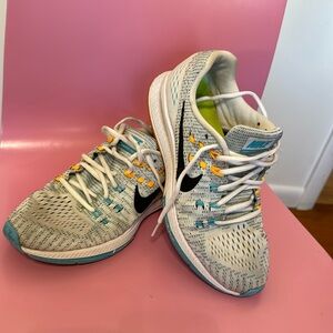 Nike Running Zoom Structure 19 athletic shoes